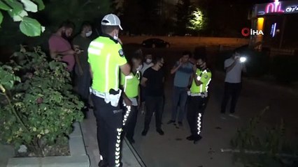 Kaza yaptığı otomobilini olay yerinde bırakıp gitti