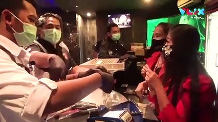 Detik-detik Polisi Gerebek PSK di Venesia Karaoke BSD