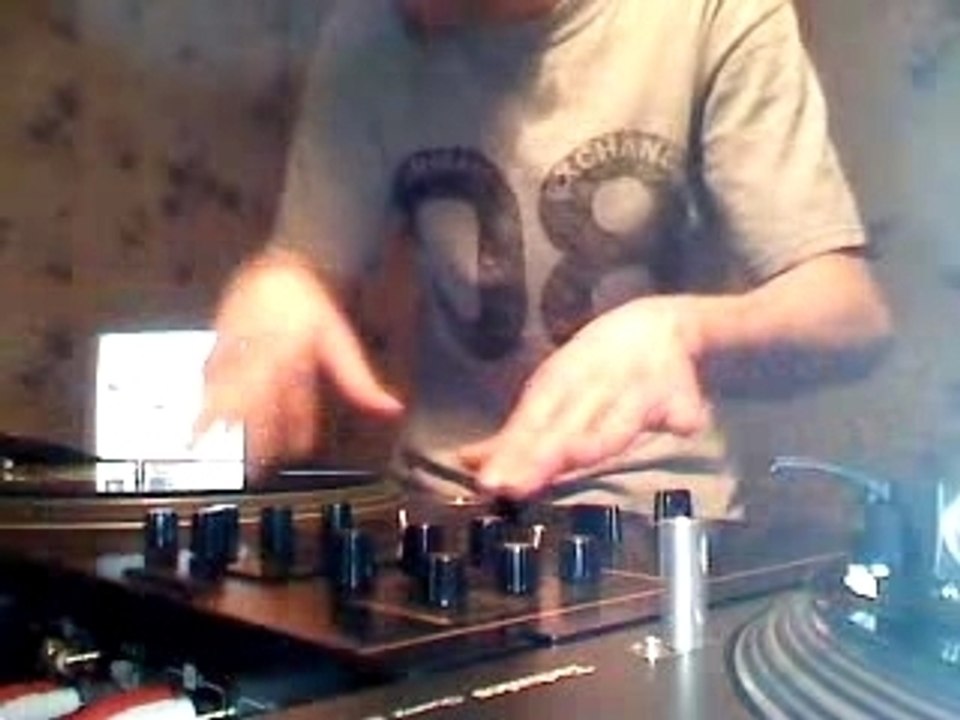 Scratch - Dj LaWeeD - scratching