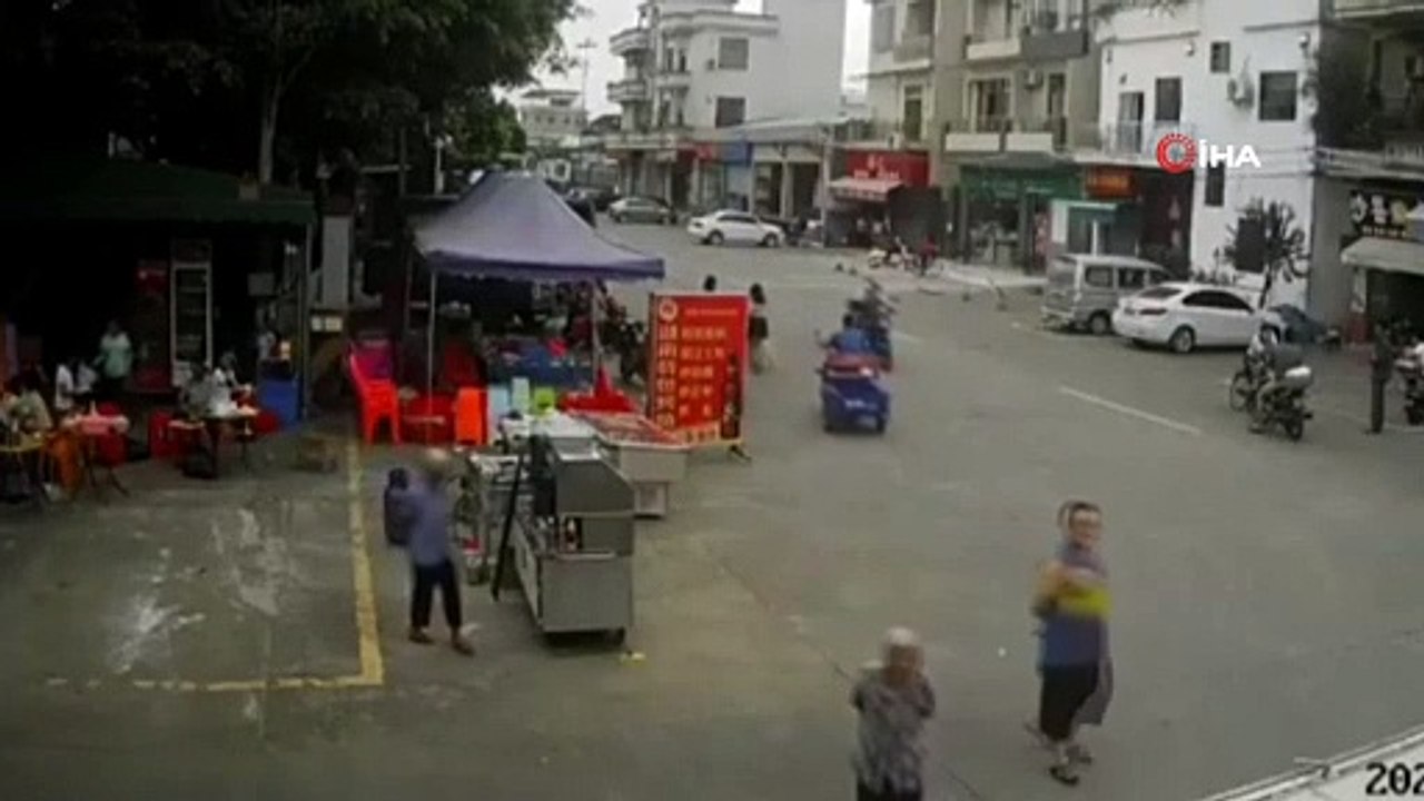 - Çin’de köpek tasması ayağına takılıp düşen yaşlı kadın öldü