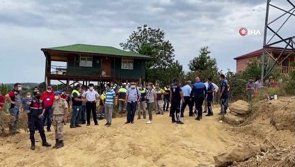 Şile’de kaçak yapılar iş makineleriyle yıkıldı