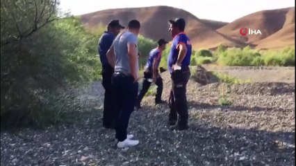 Kayıp kişiyi arayan AFAD ekibi, toprağa gömülü ceset buldu