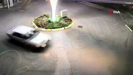 Kavşakta drift 17 bin 919 TL'ye patladı