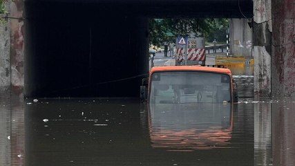 Télécharger la video: Rain fury in Delhi-NCR, heavy waterlogging for second consecutive day