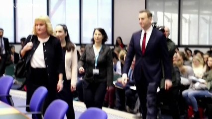 Francia ofrece asilo a Navalny, en coma por un posible envenenamiento