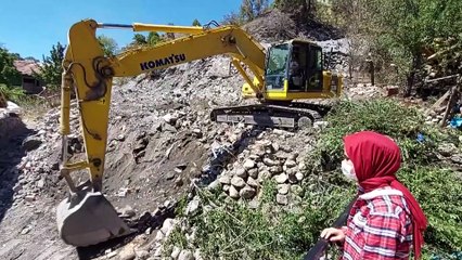 Dört evin yandığı olayda anneannesinin kurtulmasına görme engelli Esma vesile oldu - AMASYA