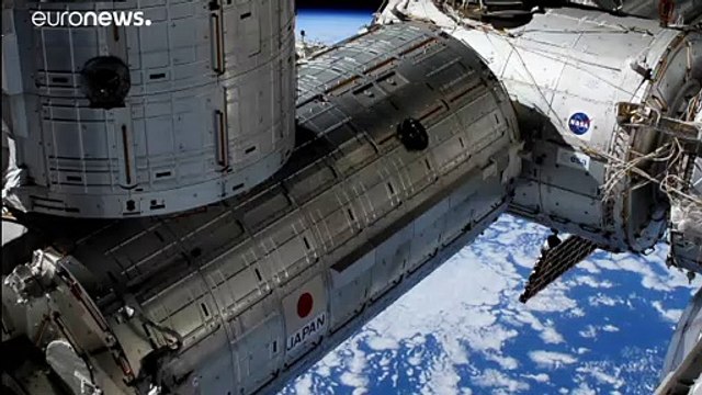 Космонавт МКС снял отряд НЛО