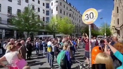 Widerstand oder Untergang. Wer in der Demokratie schläft wacht in der Diktatur auf!