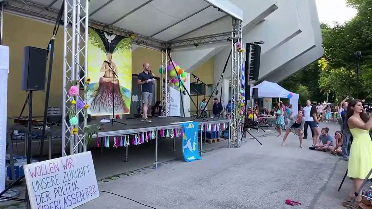 Augsburger Friedensfest Erster Polizist schließt sich der Protestbewegung an