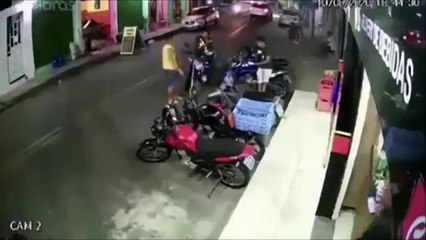 Sa façon de prendre le bus est assez extrême