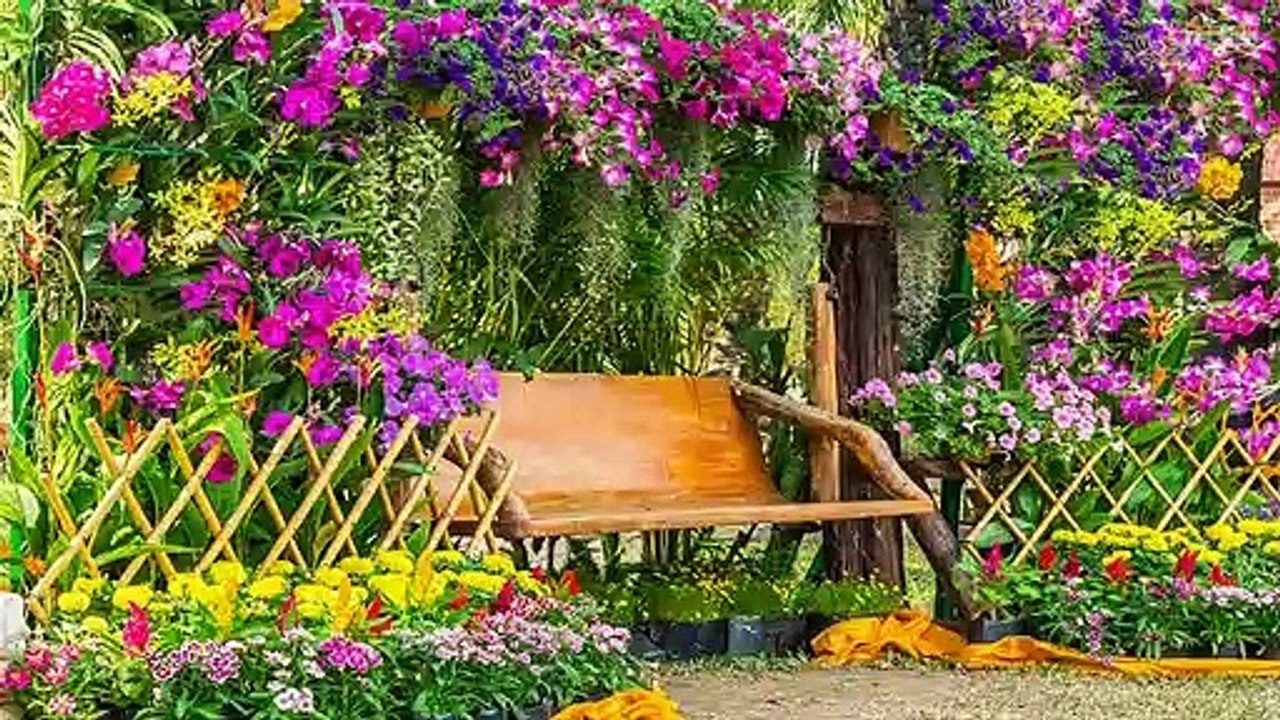 House and Flower - Beautiful Garden Fence Ideas