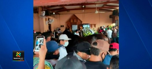 tn7-Colombia-con-música-caballos-y-licor-despidieron-a-un-narcotraficante200820