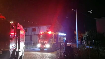 Kocaeli'de 3 iş makinesi yandı