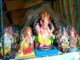 फर्रुखाबाद: रोड के किनारे भगवान की मूर्ति बनाकर बेच रहे दुकानदार को पुलिस ने पीटा