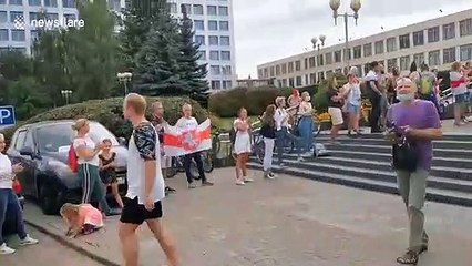 Minsk protesters encourage factory workers to strike in wake of controversial election