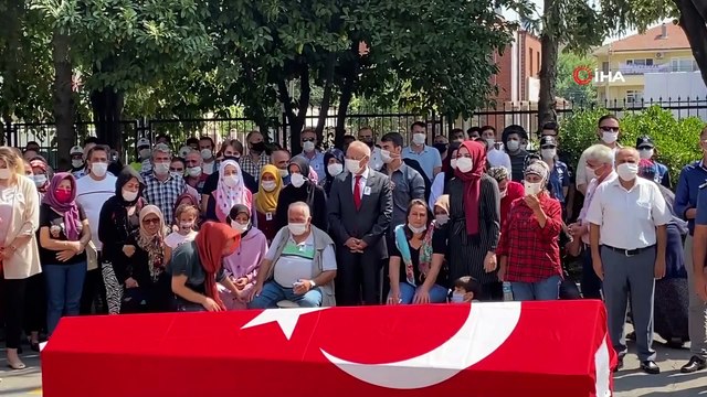 Hayatını kaybeden polis memurunun annesinin söyledikleri yürekleri dağladı...“Arabayla gittin, tabutla mı geldin oğlum?”