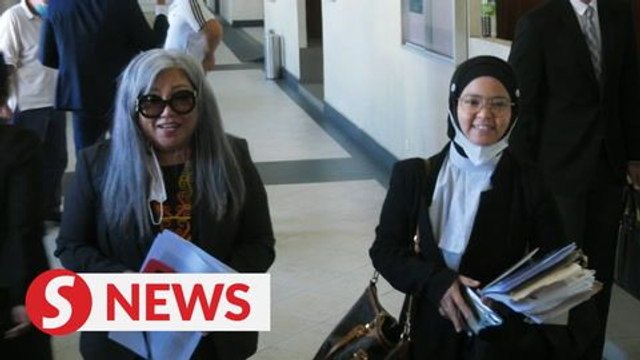 Siti Kasim acquitted of obstructing Jawi officer at transgender event
