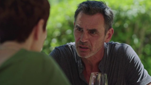 Plus belle la vie : Indiscrétion : Babeth a quelque chose à annoncer à Patrick...