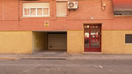 Detienen a una joven tras encontrar el cadáver de la madre en descomposición