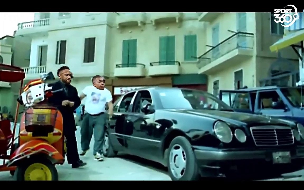 كيف تأهل بايرن ميونخ وباريس سان جيرمان إلى النهائي؟  فيديو كوميدي