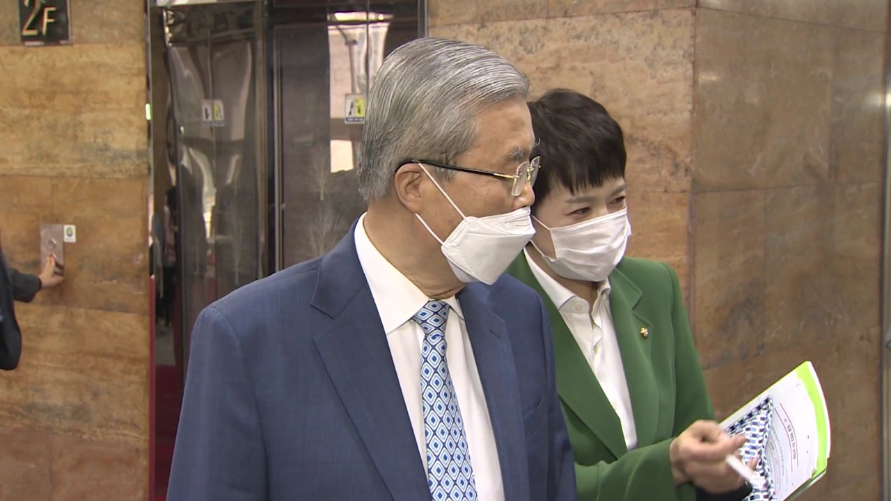 통합당 "집회 참가자 검사 권고?...답할 필요 없다" / YTN