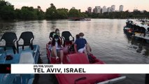 Vízibicikli-mozi nyílt Tel-Avivban