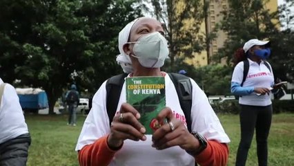 Video herunterladen: Protestas en Kenia ante la falta de recursos sanitarios