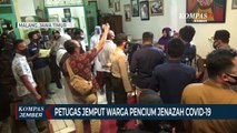 Petugas TNI dan Polri Jemput Warga Pencium Jenazah Covid-19