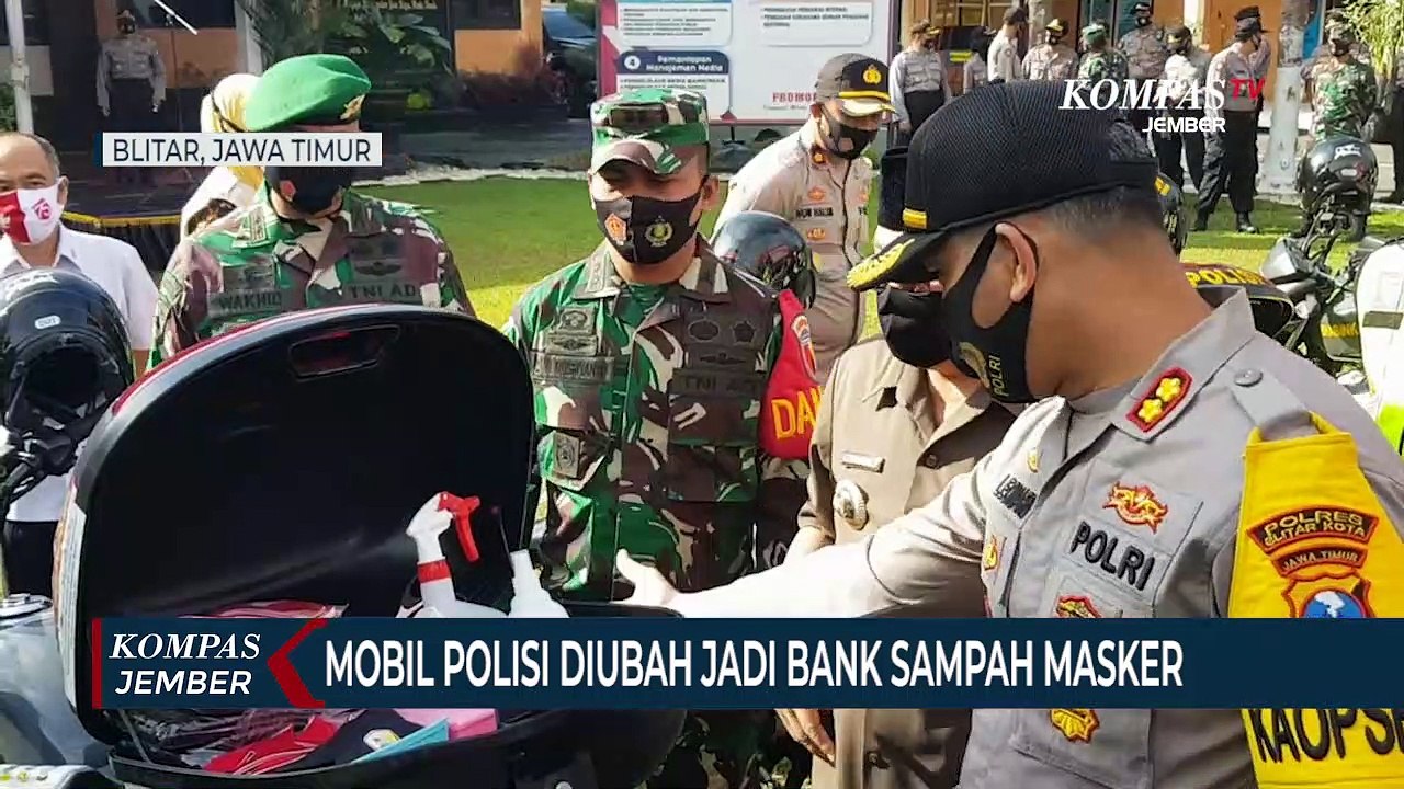 Mobil Polres Blitar Diubah Jadi Bank Sampah Masker