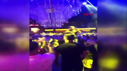 Ünlü rapçinin konserinde tedbirler hiçe sayıldı