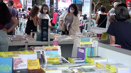 Mudanya'da her yer kitapla dolup taştı