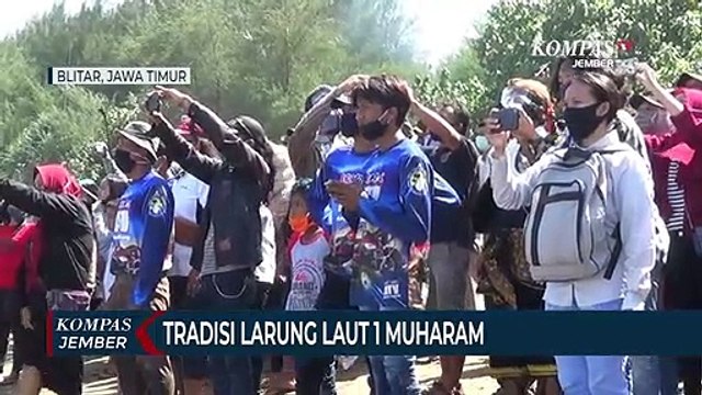 Peringati 1 Muharam dengan Menggelar Tradisi Larung Laut