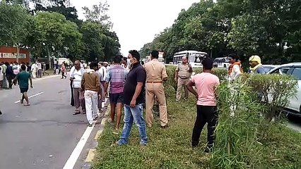 ट्रक डाइवर की लापरवाही से एक बच्चे सहित दो की मौत