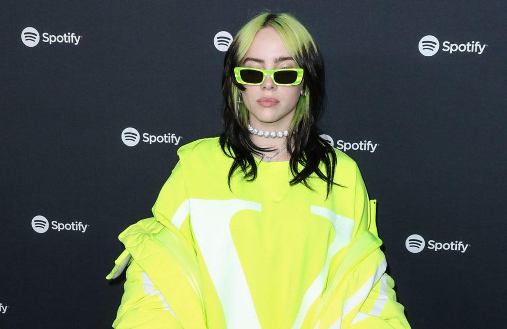⁣Billie Eilish thinks 'all the rappers' are 'lying' about themselves