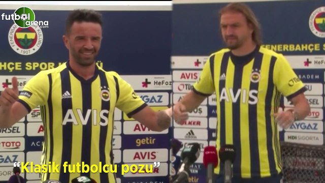 Gökhan Gönül ve Caner Erkin'den Klasik futbolcu pozu