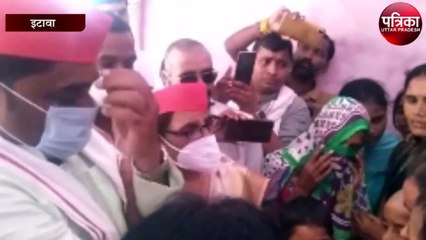 आग लगाकर जान देने वाले के परिजनों के साथ खड़ी हुई समाजवादी पार्टी