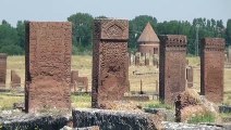 Selçuklu Meydan Mezarlığı'ndaki restorasyon çalışmaları - BİTLİS