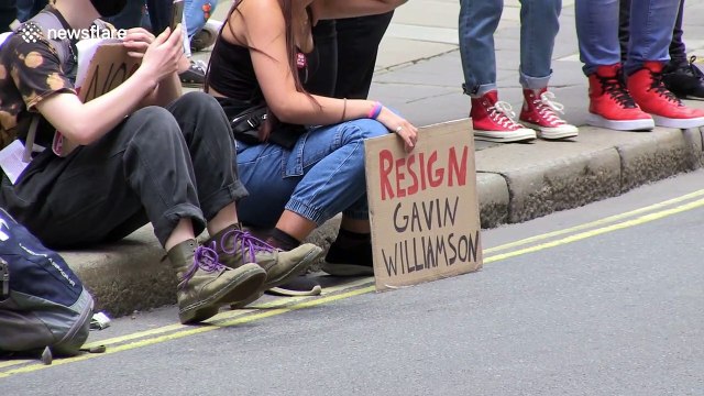 Students call for Gavin Williamson to resign and chant Tories aren't human in Westminster