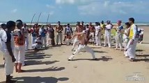 Vadiando um cadin - Roda de Capoeira Show na Praia de Pipa - Tibau do Sul-RN