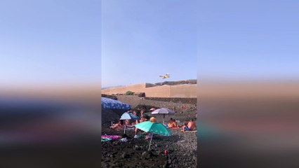 Aplausos para los hidroaviones que trabajan en el incendio de La Palma