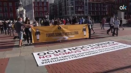 Concentración de hosteleros en la Plaza Mayor de Valladolid