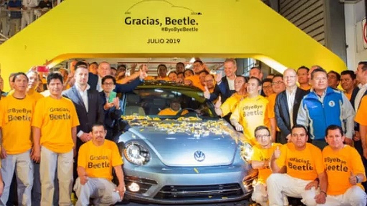 Volkswagen encerra mundialmente a produção do Fusca, e quer transformar modelo clássico em elétrico