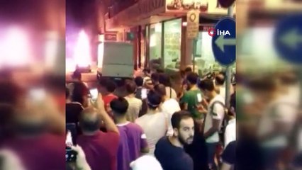 Bağcılar'da otomobil alev topuna döndü