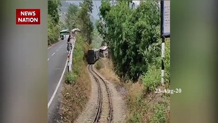 Watch: जहां ट्रेन का मुड़ना था असंभव वहां भी इंजीनियर ने बना दिया अनोखा रास्ता