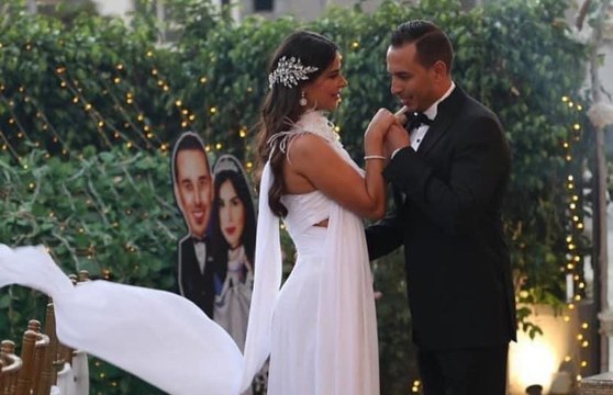 نورهان منصور تطل بفستان زفاف قصير