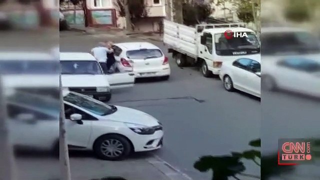Trafikte yol verme kavgasında önce tokat attı sonra dayak yedi