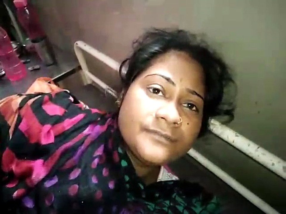 पड़ोसियों से तंग आकर महिला ने पुलिस के सामने खाया जहर