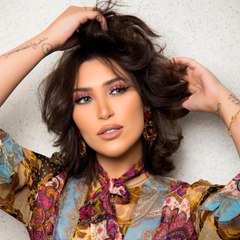 الدكتورة خلود تستعين بالشرطة بعد أن اكتشفت حيلة المتلصصين للتجسس على أسرتها