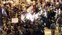 شاهد: مواجهات عنيفة بين الشرطة ومحتجين يطالبون برحيل نتنياهو في القدس