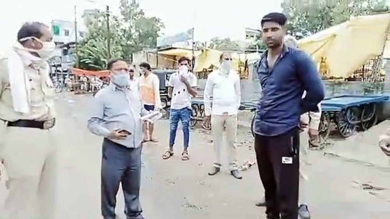 टोटल लॉकडाउन में तहसीलदार की कार्रवाई